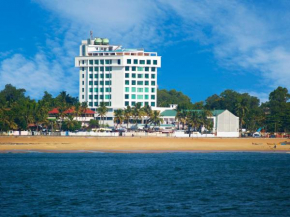 Отель The Quilon Beach Hotel and Convention Center  Коллам